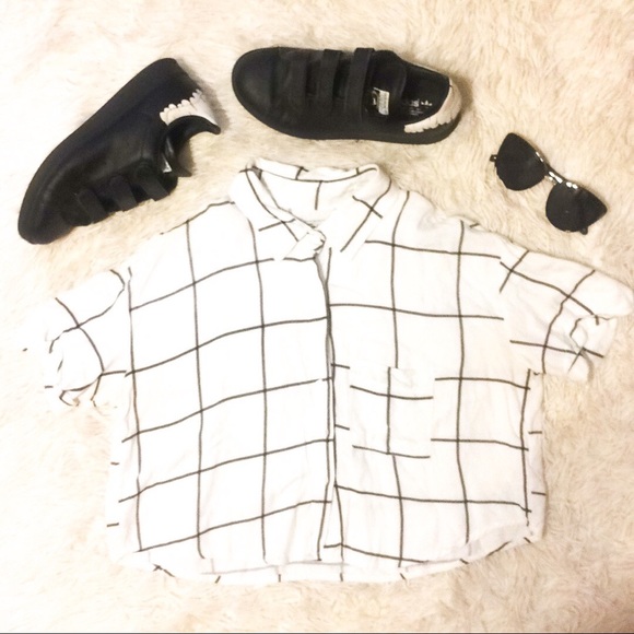 Abercrombie & Fitch Tops - 🖤 A&F Crop Top 🖤